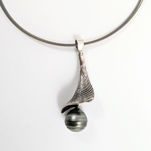 "Whelk Pendant"